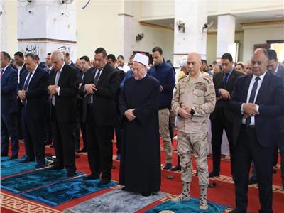 وزير التنمية المحلية ومحافظ الجيزة والمفتي يفتتحون مسجد الروضة بحدائق الأهرام