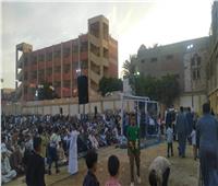 الآلاف يؤدون صلاة عيد الفطر فى ساحة مركز الشباب بقرية ريدة بالمنيا