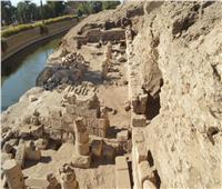 الكشف عن أحد نقاط التفتيش والمراقبة وبقايا معبد و85 مقبرة من العصر البطلمي بسوهاج