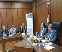 محافظ المنيا يناقش مع أعضاء مجلسى النواب والشيوخ عددا من القضايا