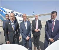 وزير الطيران المدنى يشهد تسليم أولى طائرات "مصر للطيران" من طراز الإيرباص A321 NEO