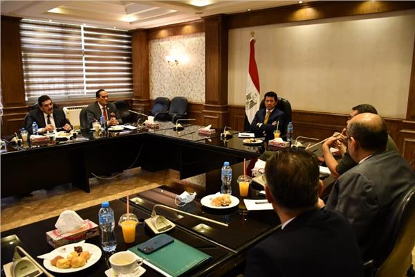 وزير الرياضة يناقش ملف إدارة وتشغيل مدينة مصر الدولية للألعاب الأوليمبية