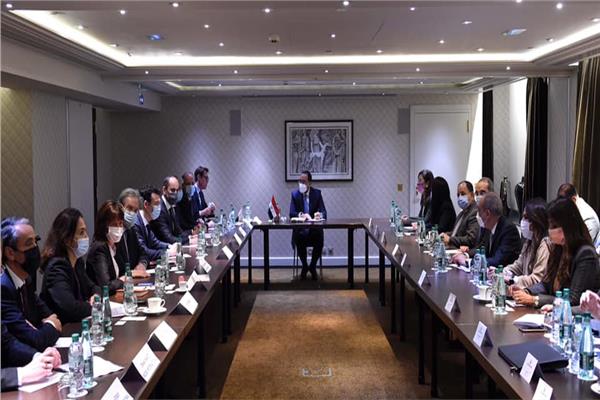 لقاء رئيس الوزراء مع رؤساء الصناديق الاستثمارية الفرنسية 