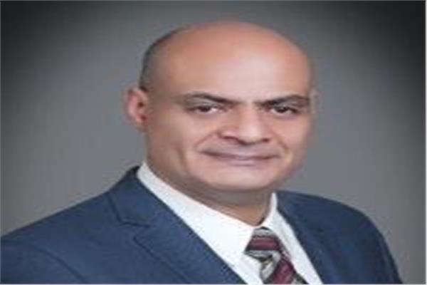  أيمن حسنى مدير معهد المحاصيل السكرية أ