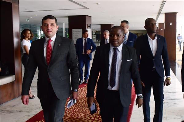 «رئيس الاستثمار» يبحث مع نظيره التنزاني دعم الشراكات بين البلدين