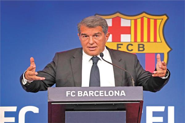 خوان لابورتا رئيس نادي برشلونة 