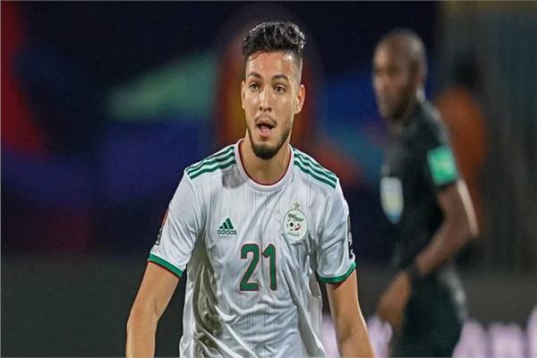 رامي بن سبعيني مدافع المنتخب الجزائري