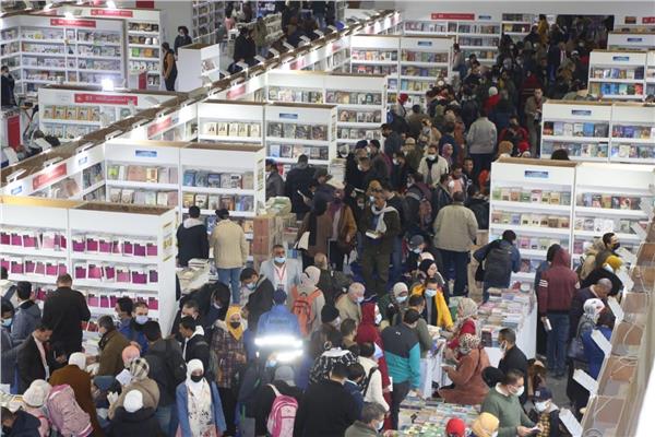 91 ألف زائر فى اليوم الأول لمعرض القاهرة الدولي للكتاب