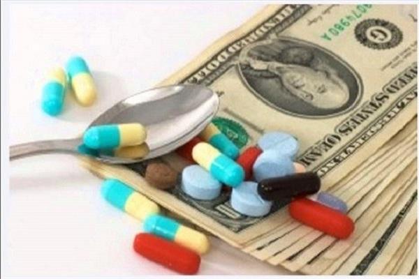صورة توضيحية لارتباط سعر الدواء بالدولار