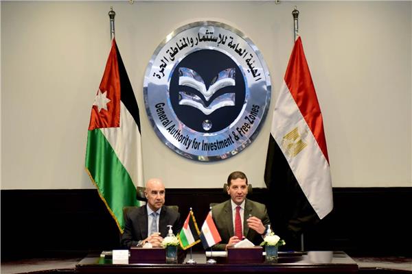  الرئيس التنفيذي للاستثمار والمناطق الحرة مع وزير الاستثمار الأردني