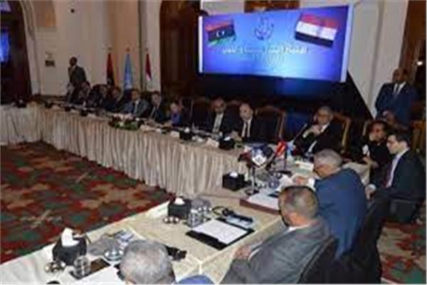 جانب من المفاوضات الليبية في القاهرة 