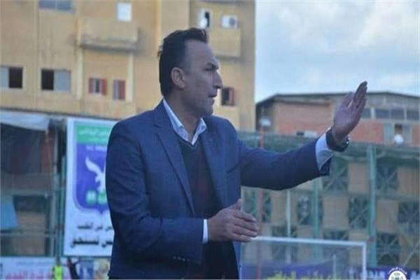 مصطفى عبده، المدير الفني لفريق الكرة الأول بنادي غزل المحلة