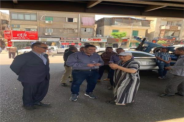 نائب محافظ القاهرة يستمع لشكاوى المواطنين 