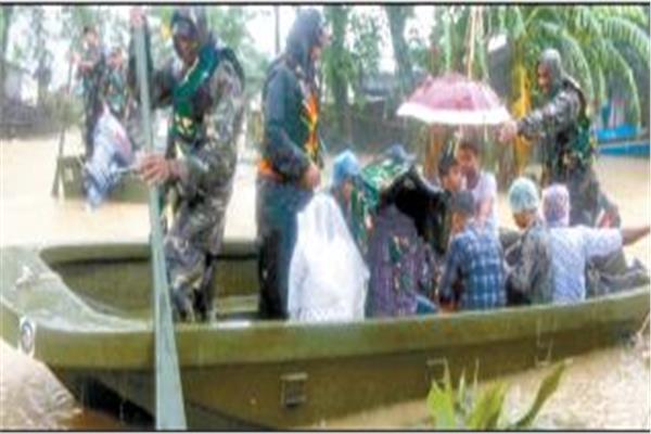 الجيش البنغالى يشارك فى جهود إخلاء المحاصرين بفعل الفيضانات
