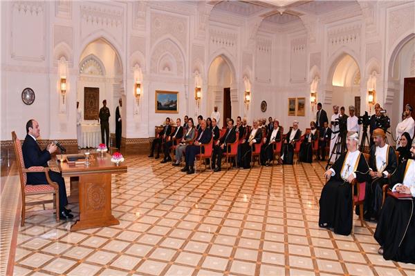  الرئيس  السيسى مع ممثلي مجتمع الأعمال ورؤساء كبرى الشركات في سلطنة عمان