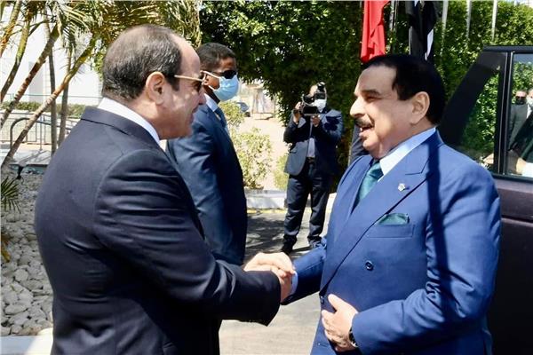 الرئيس وملك البحرين في لقاء سابق