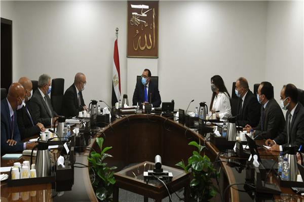 رئيس الوزراء يُتابع إجراءات زيادة التعاون البحري بين مصر و«تونس والجزائر»