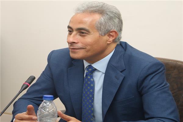 وزير القوى العاملة حسن شحاتة