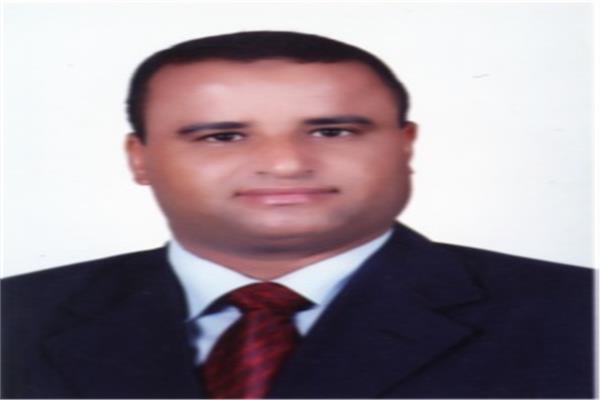 الدكتور عبده إسماعيل مدير المعمل المركزي لبحوث الحشائش