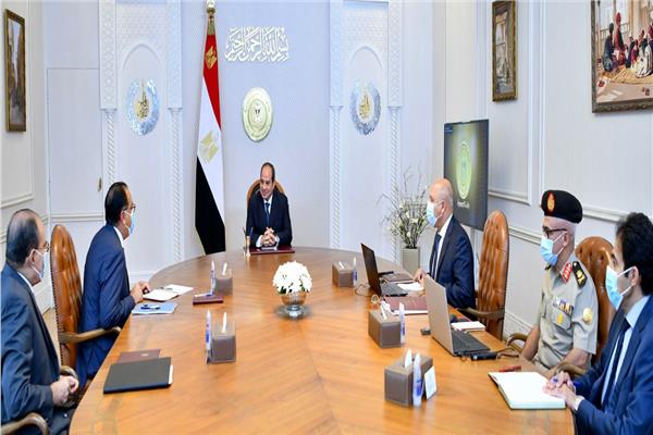 الرئيس عبد الفتاح السيسي يتابع مشروعات وزارة النقل