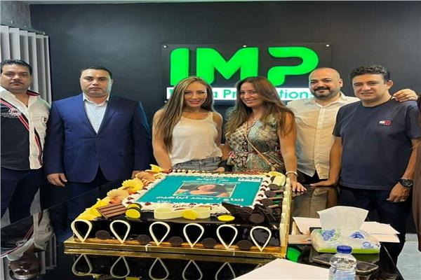 نرمين الفقي وريهام سعيد خلال التعاقد