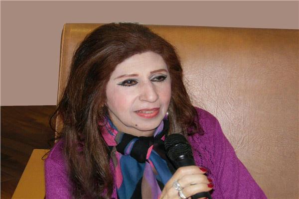 أميرة الشنواني، استاذ العلوم السياسية والعلاقات الدولية