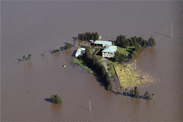 فيضانات بمزارع العنب في استراليا 