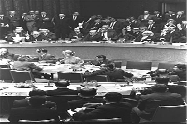مجلس الأمن يقر بانسحاب اسرائيل من الأراضى التى احتلتها فى 67