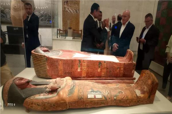 رئيس أركان الجيش القبرصي يزور المتحف القومي للحضارة المصرية