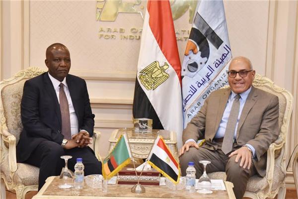 رئيس الهيئة العربية للتصنيع يبحث مع وزير التكنولوجيا الزامبي لتعزيز التعاون في مجالات الإتصالات 