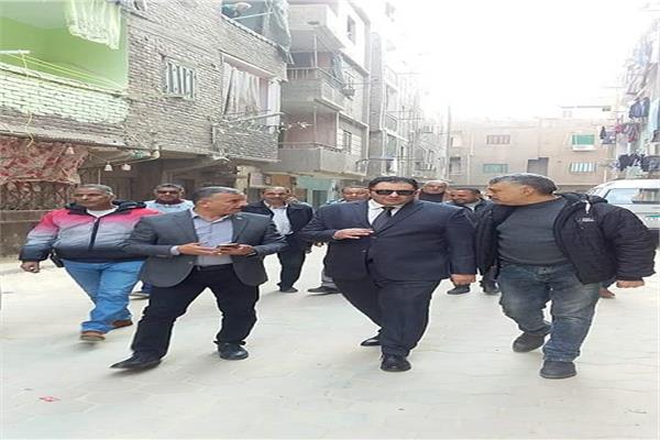 نائب محافظ القاهرة يتفقد شوارع الزاوية الحمراء 
