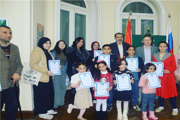 الأطفال خلال تكريمهم بالبيت الروسي 