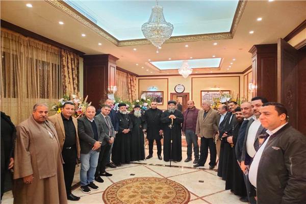 المسلمون في الكنيسة يهنئون إخوانهم المسيحيين بعيد الميلاد 