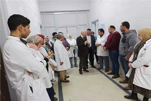 الدكتور هشام شوقي مسعود خلال زيارته لمستشفى بلبيس المركزي بالشرقية