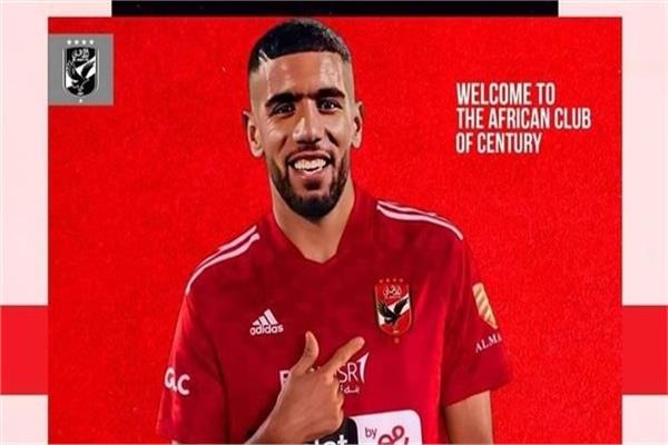 أحمد قندوسي لاعب الأهلي الجديد 