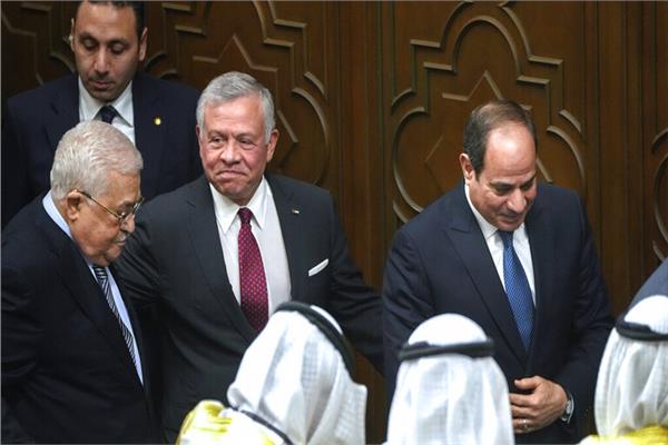 الرئيس السيسي والعاهل الأردني عبدالله الثاني و الرئيس الفلسطيني أبومازن بالجامعة العربية