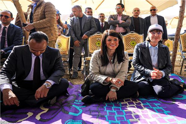  الدكتورة رانيا المشاط، وزيرة التعاون الدولي اثناء الزيارات الميدانية