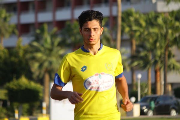 محمد هاشم مدافع الفريق الأول لكرة القدم بالنادي الإسماعيلي