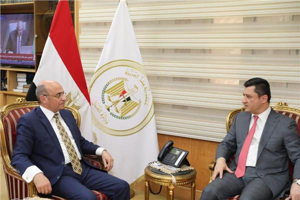 وزير العدل يبحث تعزيز التعاون القضائي بين مصر والعراق