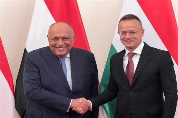 وزير الخارجية مع وزير خارجية المجر ببودابست