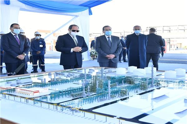 الرئيس السيسي خلال افتتاح مجمع البترول بأسيوط