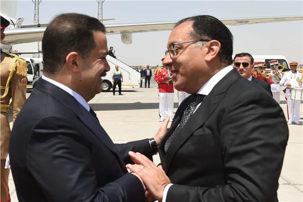 رئيس الوزراء خلال استقباله نظيره العراقي 