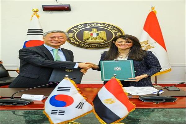 وزيرة التعاون الدولي مع سفير كوريا الجنوبية بالقاهرة