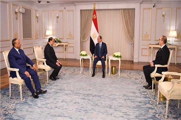 الرئيس عبد الفتاح السيسي  مع رؤساء محكمة النقض والنيابة الإدارية وهيئة قضايا الدولة