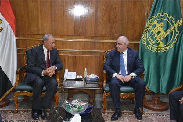 جانب من لقاء محافظ القليوبية والسفير الأذربيجانى