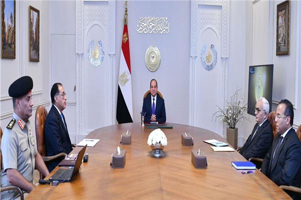  الرئيس السيسي اليوم مع رئيس الوزراء والدكتور رضا حجازي وزير التربية 