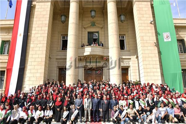 جامعة القاهرة تبدأ العام الدراسي الجديد