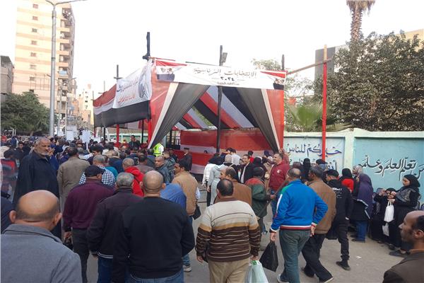  اللجان الانتخابية بمدرسة الشهيد حسين جمال بالمنيب بالجيزة