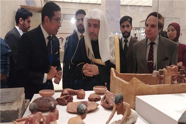 الأمين العام لرابطة العالم الإسلامي خلال زيارته لمتحف الحضارة المصرية