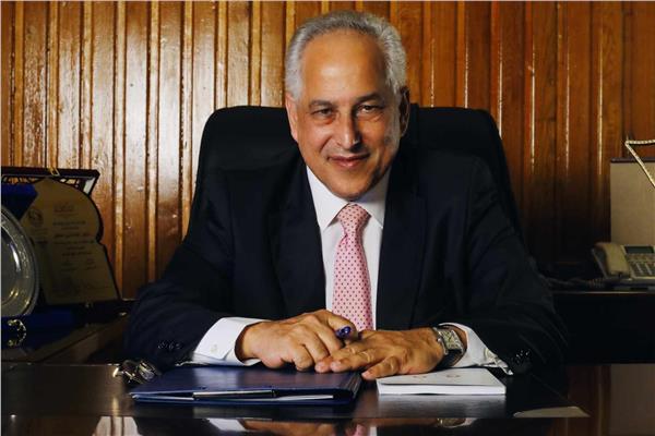 الدكتور حسام الدين مصطفى رئيس اللجنة البارالمبية المصرية